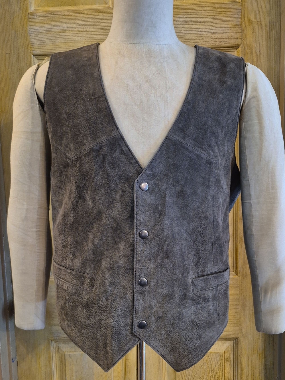 Dona Michi Leather Suede Snap Vest Back Cinch Belt 48" Chest Measurement Brown